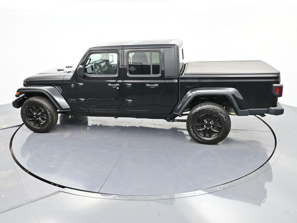 used 2022 Jeep Gladiator car, priced at $31,987