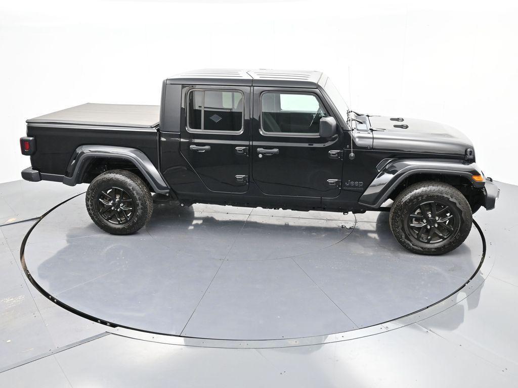used 2022 Jeep Gladiator car, priced at $31,987