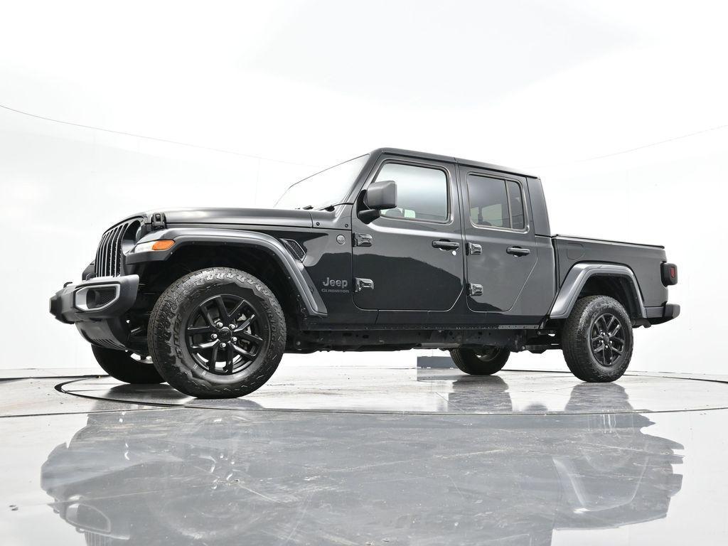 used 2022 Jeep Gladiator car, priced at $31,987