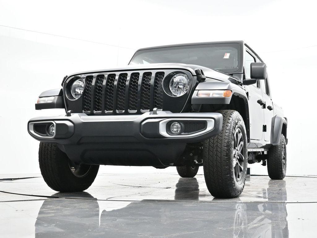 used 2022 Jeep Gladiator car, priced at $31,987