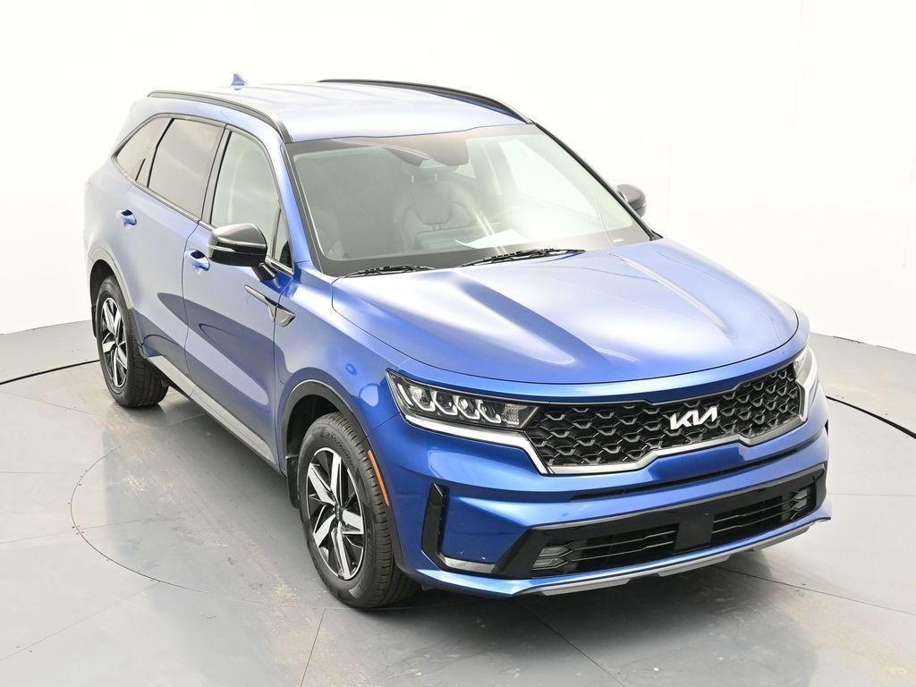 used 2022 Kia Sorento car, priced at $26,987