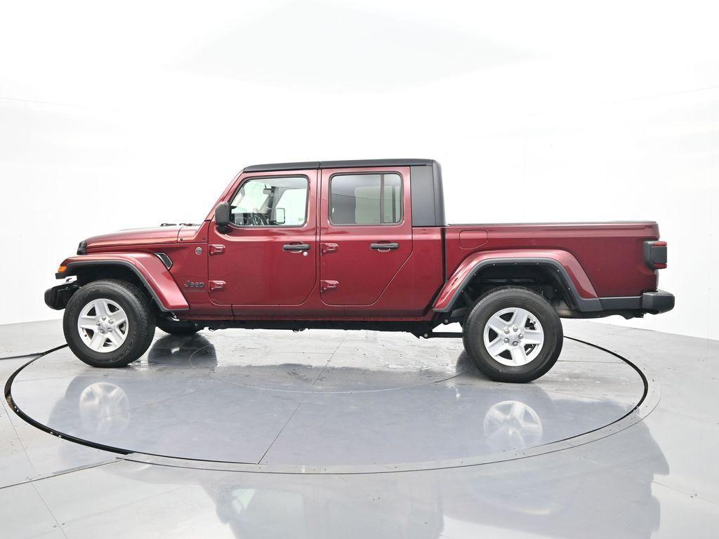 used 2022 Jeep Gladiator car, priced at $31,984