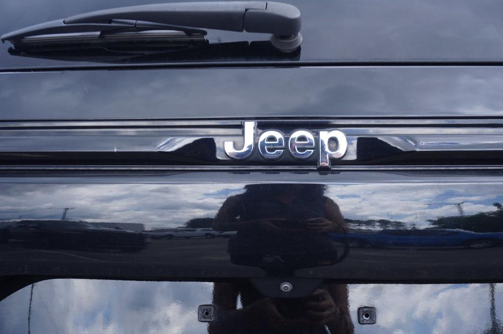 used 2022 Jeep Grand Cherokee car, priced at $28,655