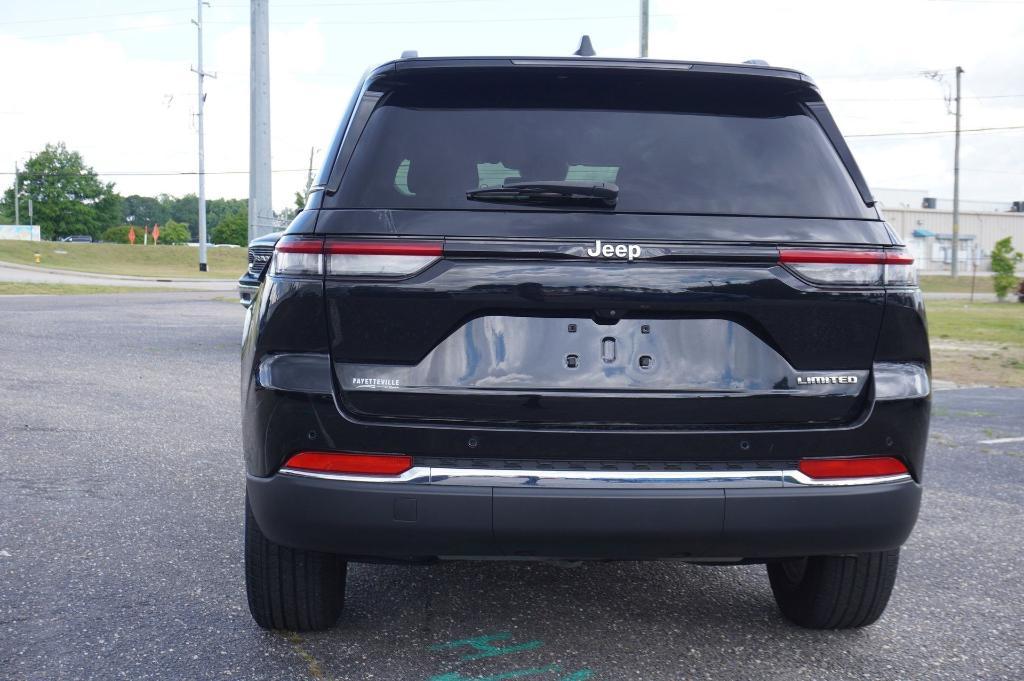 used 2022 Jeep Grand Cherokee car, priced at $28,655
