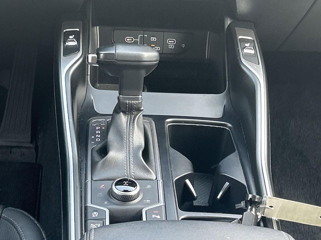used 2024 Kia Sorento car, priced at $26,987