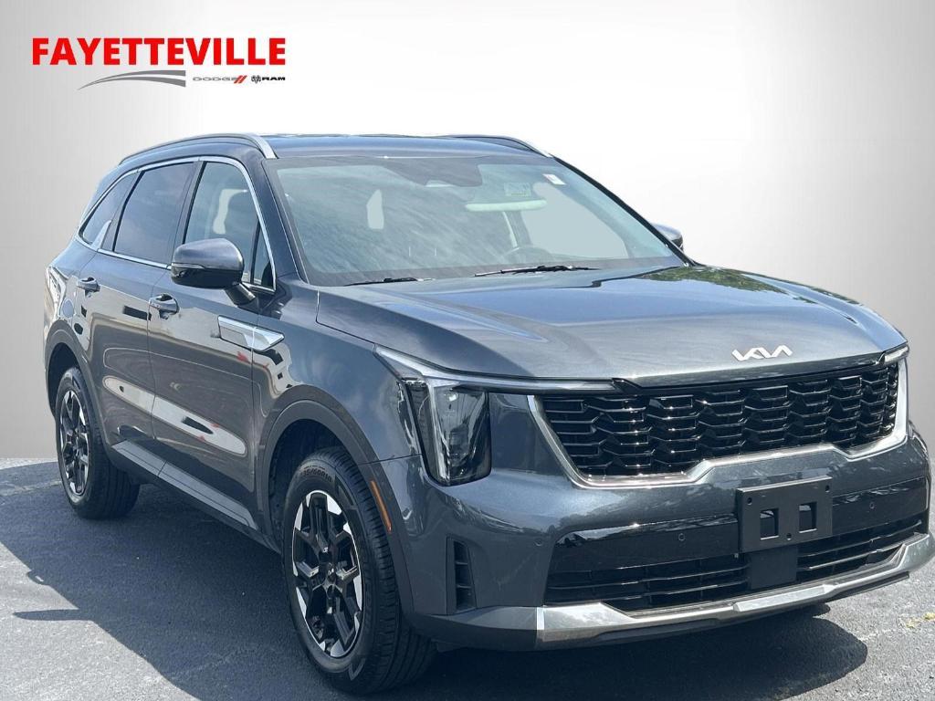 used 2024 Kia Sorento car, priced at $26,987