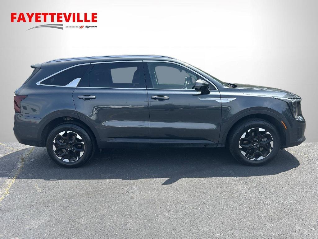 used 2024 Kia Sorento car, priced at $26,987