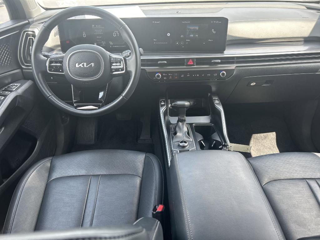 used 2024 Kia Sorento car, priced at $26,987