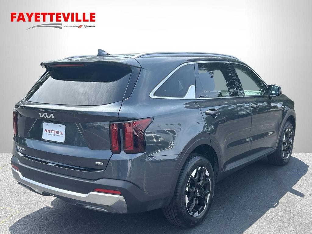 used 2024 Kia Sorento car, priced at $26,987