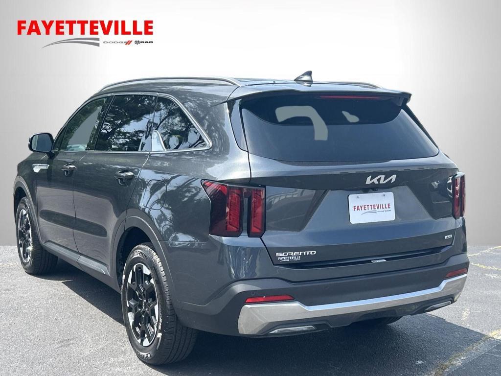 used 2024 Kia Sorento car, priced at $26,987