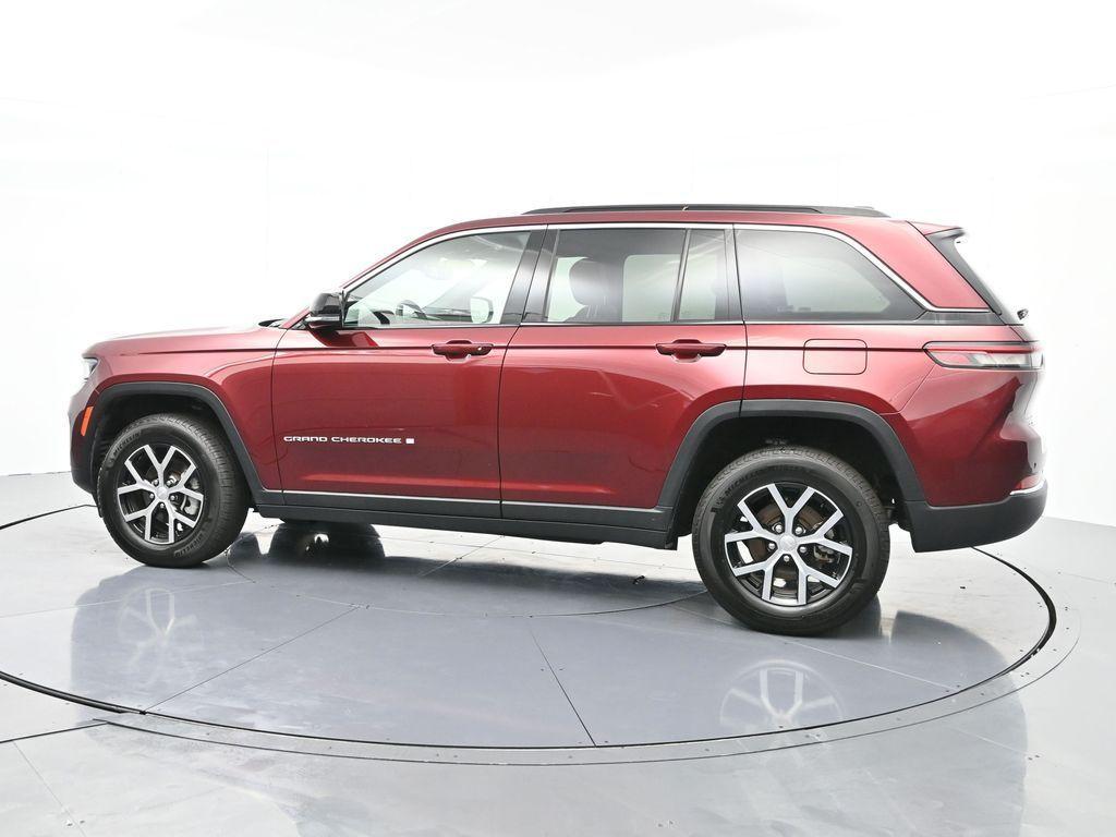 used 2024 Jeep Grand Cherokee car, priced at $30,987