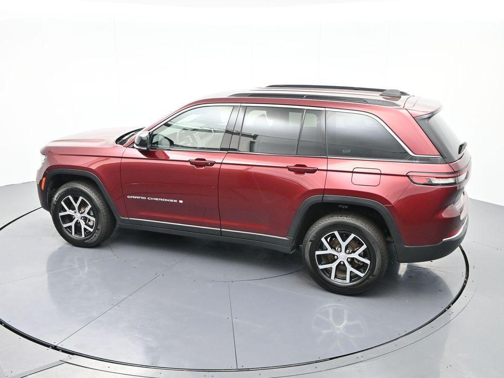 used 2024 Jeep Grand Cherokee car, priced at $30,987