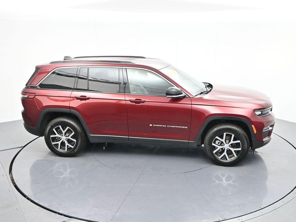used 2024 Jeep Grand Cherokee car, priced at $30,987