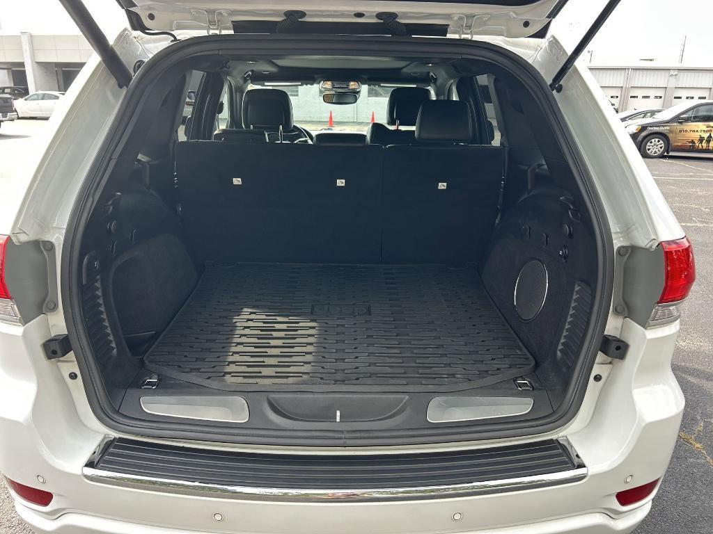 used 2021 Jeep Grand Cherokee car, priced at $29,325