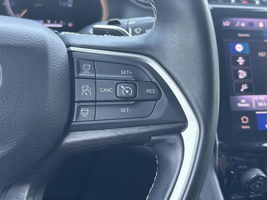 used 2022 Jeep Grand Cherokee car, priced at $31,413
