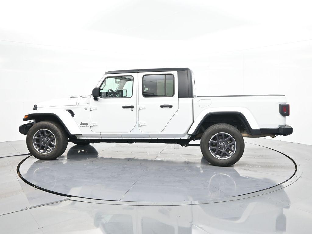 used 2023 Jeep Gladiator car, priced at $27,587