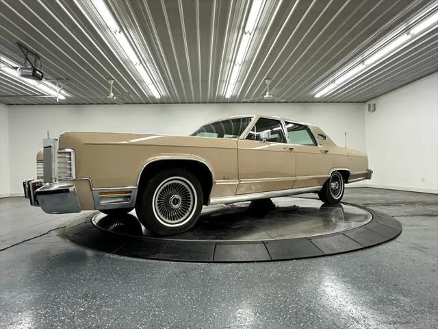 used 1979 Lincoln Town Car car, priced at $15,900