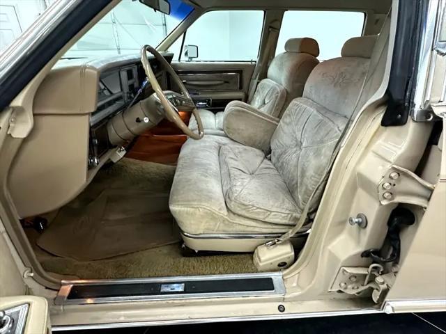 used 1979 Lincoln Town Car car, priced at $15,900