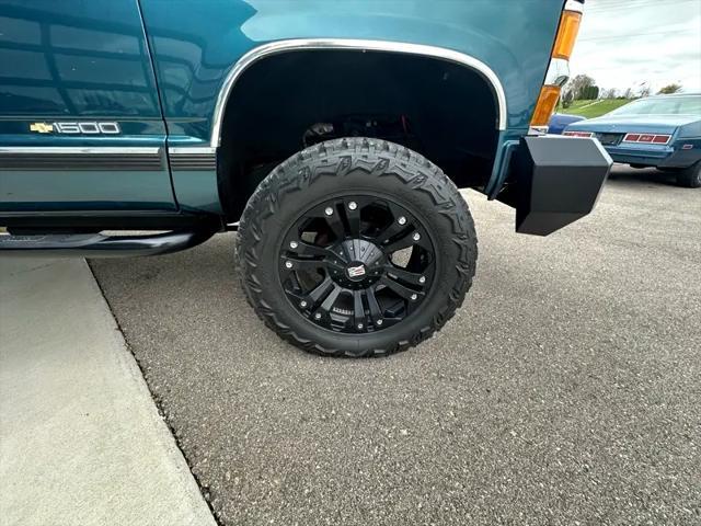 used 1995 Chevrolet Tahoe car, priced at $29,900