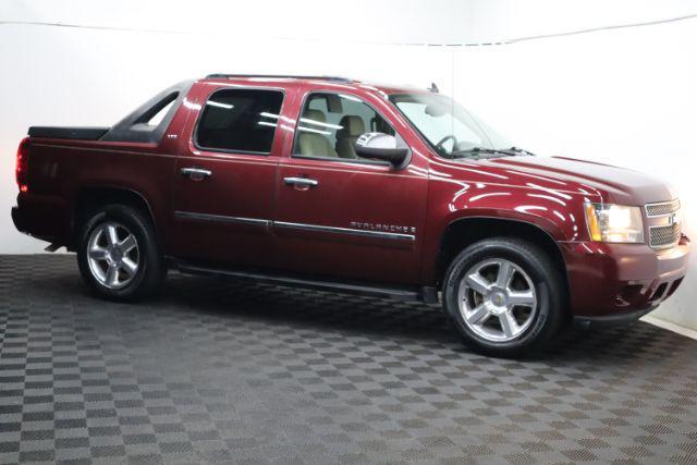 used 2009 Chevrolet Avalanche car, priced at $19,890