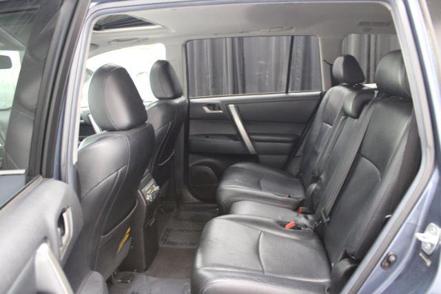 used 2013 Toyota Highlander car, priced at $13,812