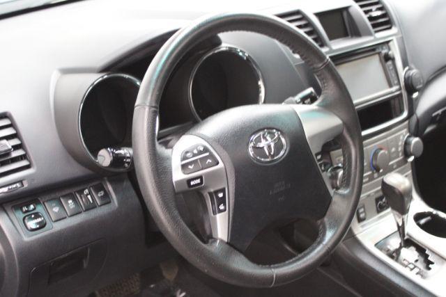 used 2013 Toyota Highlander car, priced at $13,812