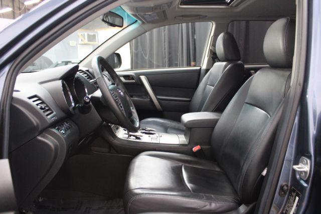 used 2013 Toyota Highlander car, priced at $13,812