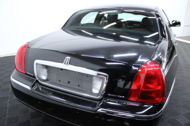used 2008 Lincoln Town Car car, priced at $14,811