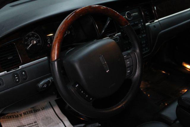 used 2008 Lincoln Town Car car, priced at $14,811