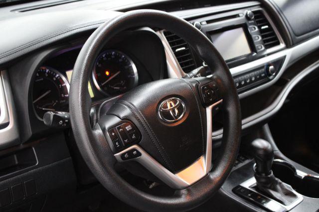 used 2014 Toyota Highlander car, priced at $15,712