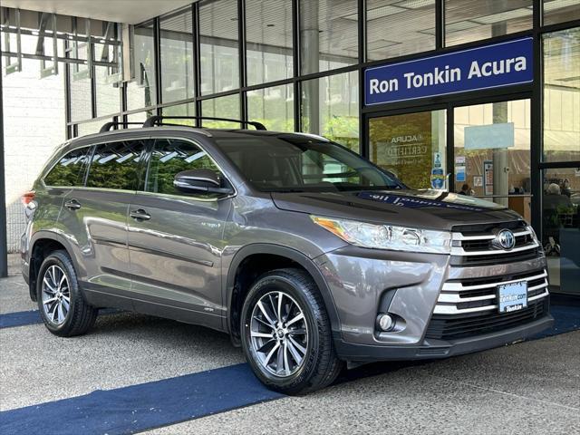 used 2017 Toyota Highlander Hybrid car, priced at $28,995