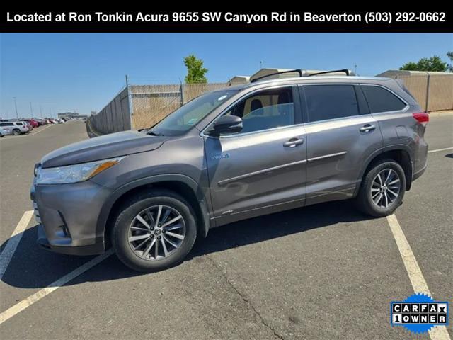 used 2017 Toyota Highlander Hybrid car, priced at $28,995