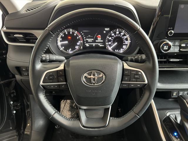 used 2023 Toyota Highlander car, priced at $32,995