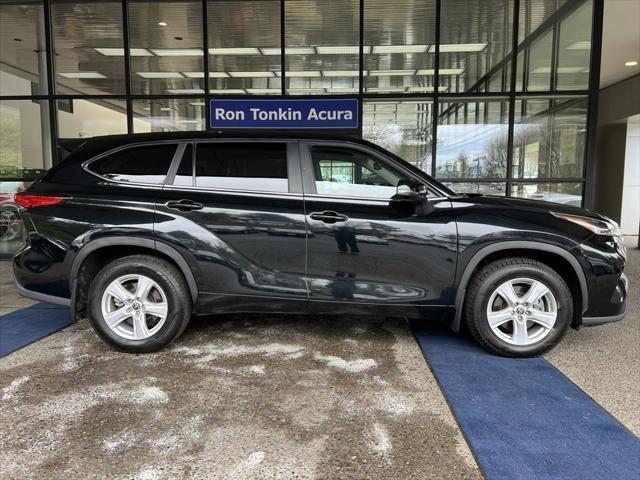 used 2023 Toyota Highlander car, priced at $32,995