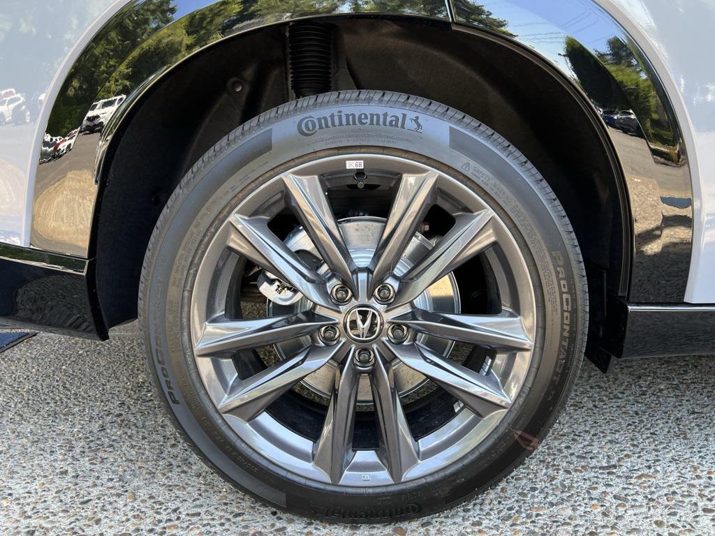 new 2025 Acura ADX car, priced at $41,950