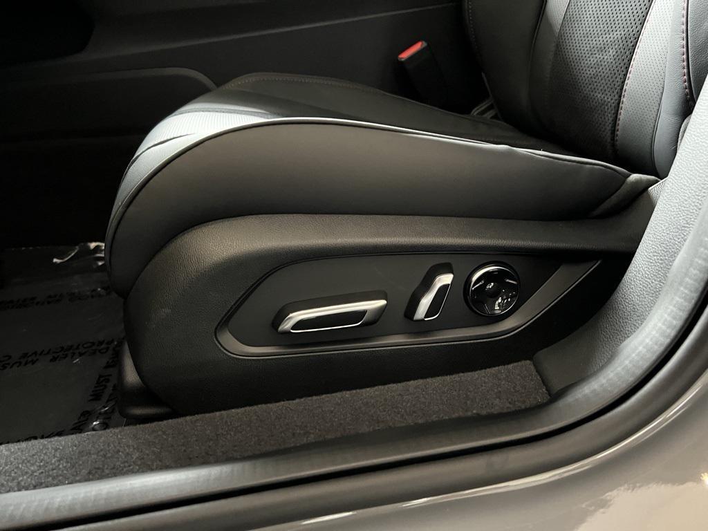 new 2025 Acura TLX car, priced at $49,650