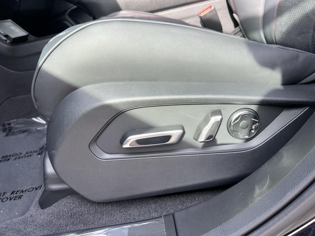 new 2025 Acura RDX car, priced at $51,500