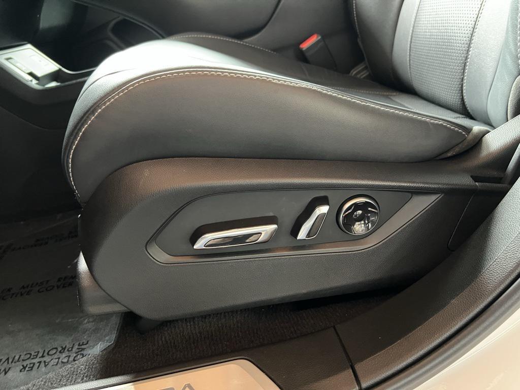 used 2023 Acura RDX car, priced at $37,495