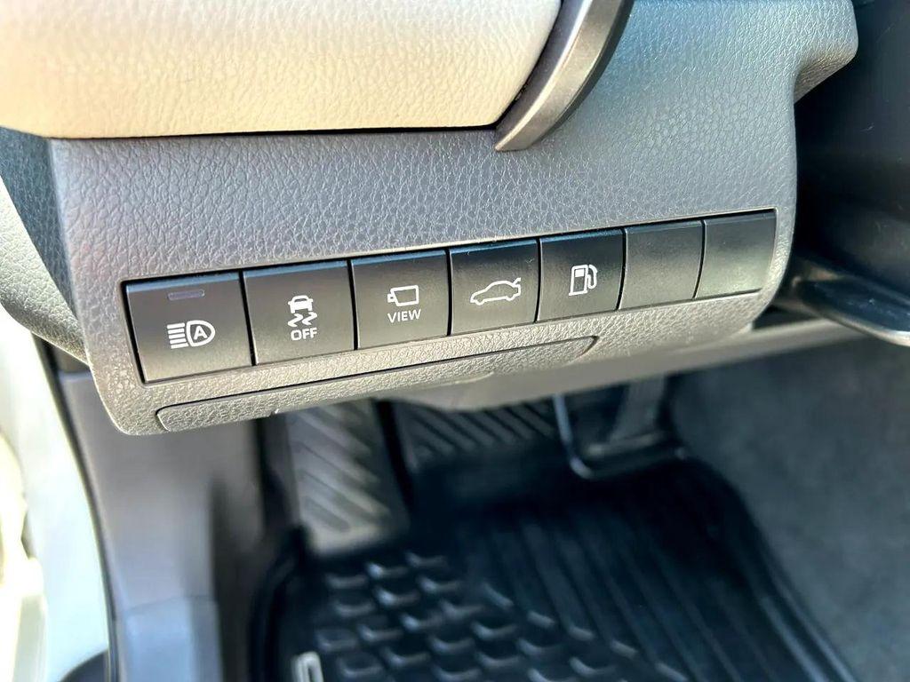 used 2018 Toyota Camry Hybrid car, priced at $22,950