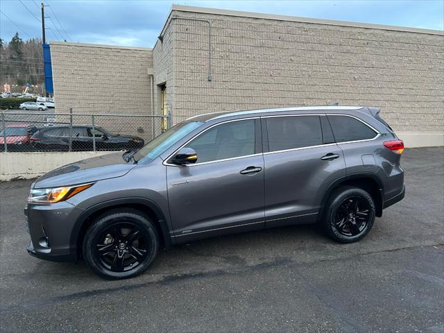 used 2017 Toyota Highlander Hybrid car, priced at $27,950