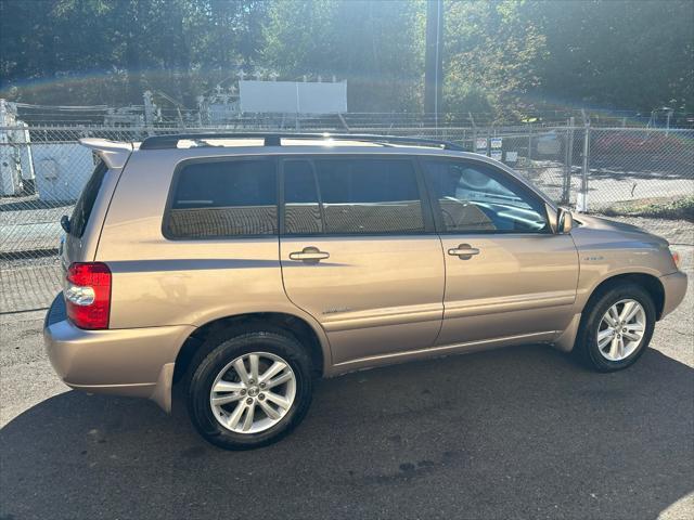 used 2006 Toyota Highlander Hybrid car, priced at $11,995