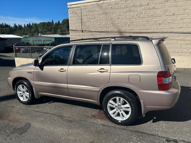 used 2006 Toyota Highlander Hybrid car, priced at $11,995