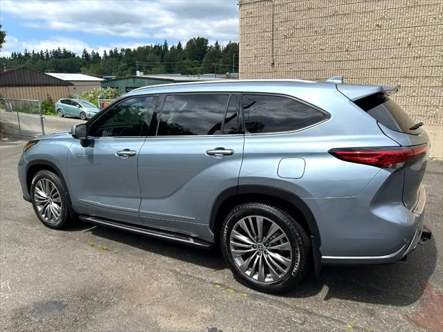 used 2020 Toyota Highlander Hybrid car, priced at $36,995