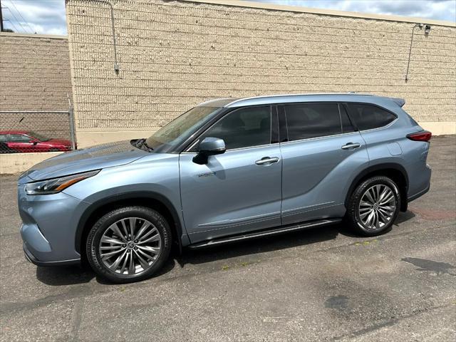 used 2020 Toyota Highlander Hybrid car, priced at $36,995