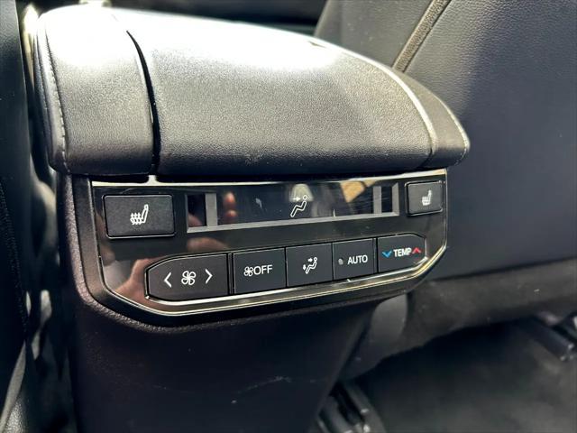 used 2020 Toyota Highlander Hybrid car, priced at $36,995