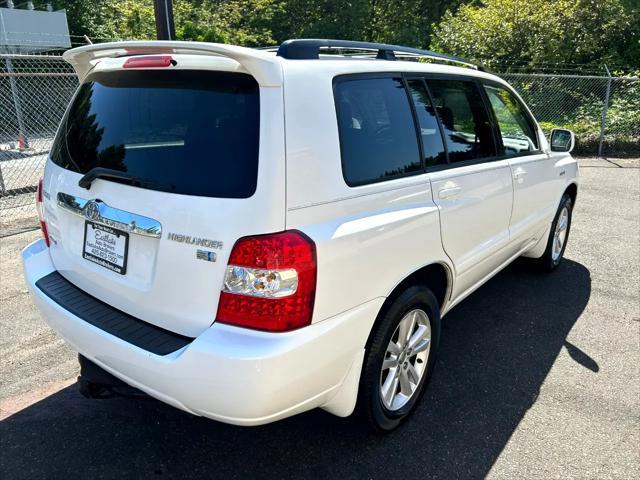 used 2006 Toyota Highlander Hybrid car, priced at $10,995