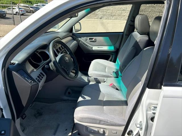 used 2006 Toyota Highlander Hybrid car, priced at $10,995