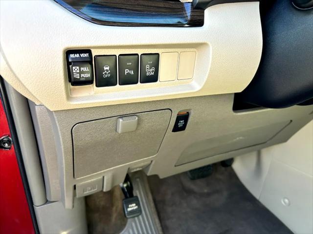 used 2015 Toyota Sienna car, priced at $24,950