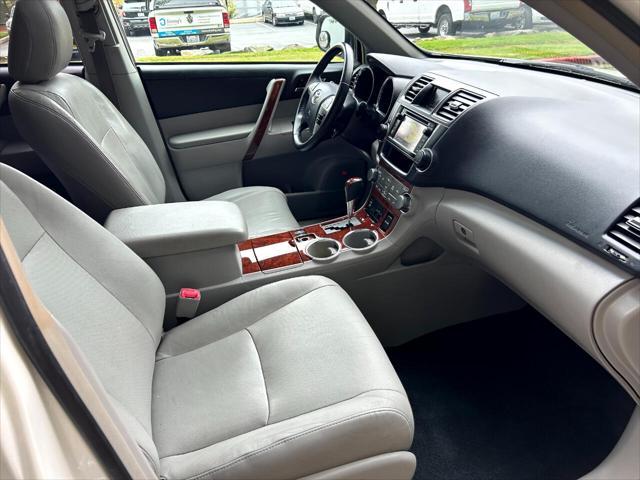 used 2013 Toyota Highlander Hybrid car, priced at $22,995