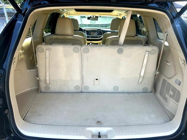 used 2016 Toyota Highlander Hybrid car, priced at $22,995